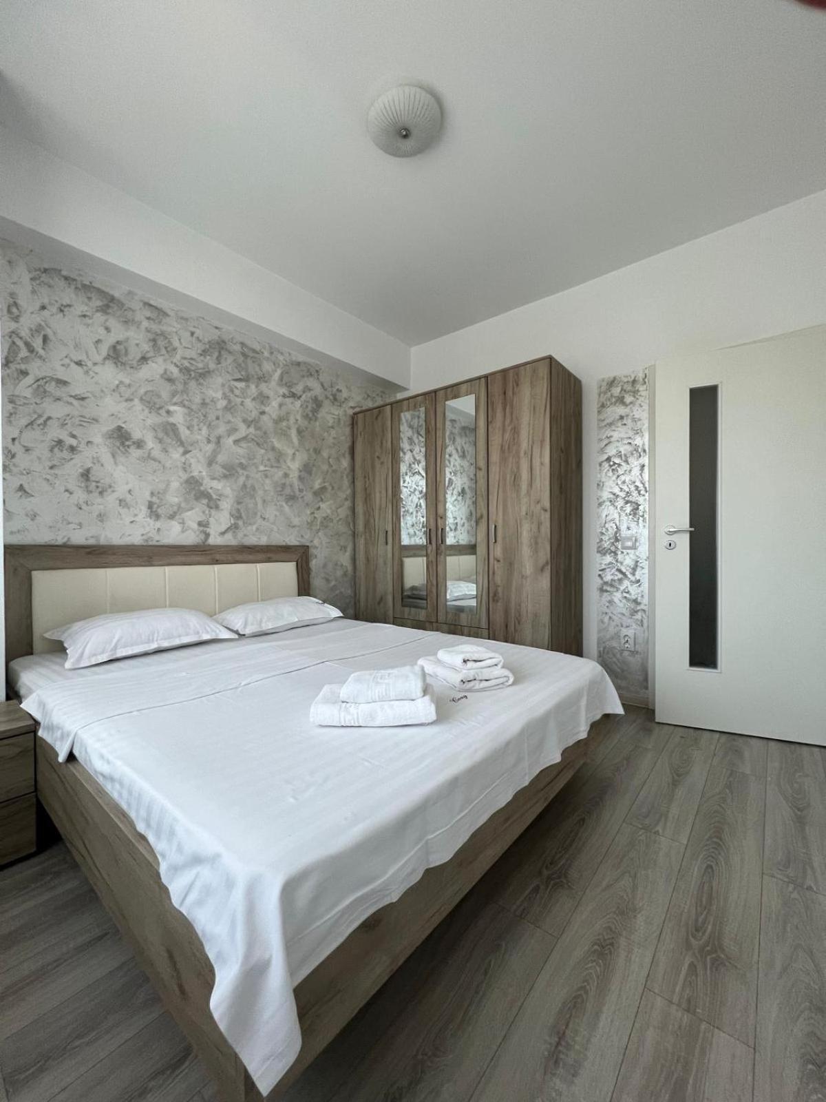 Cozy 3 Bedroom Apartments In Centre Of Iasi Palas Mall Exterior foto